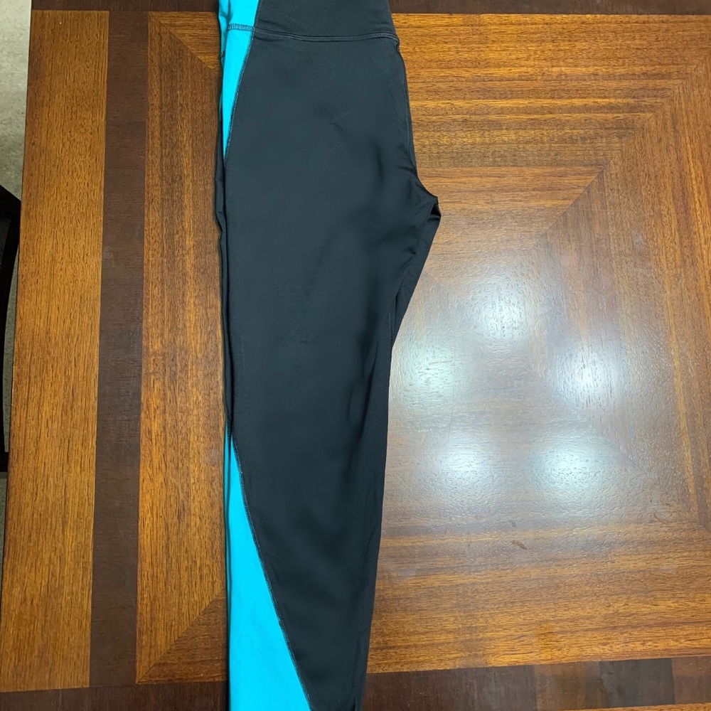 Women’s Compression Workout Pants - Picture 3 of 3